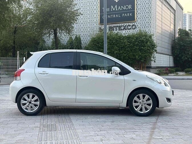 Toyota Yaris 20***0 km