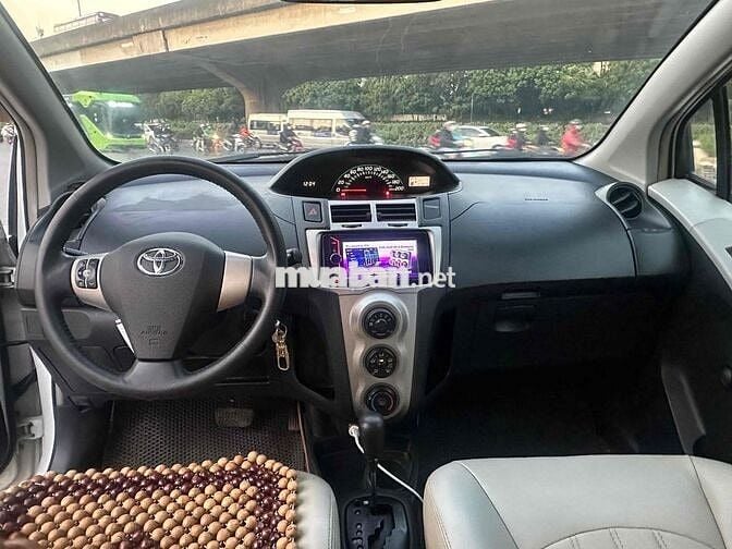 Toyota Yaris 20***0 km