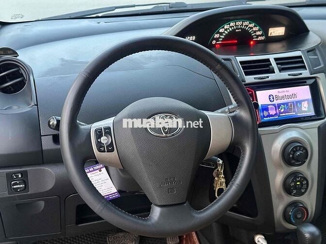 Toyota Yaris 20***0 km