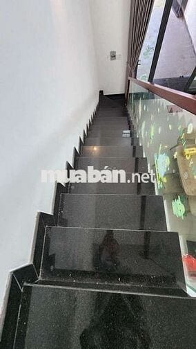 Cho thuê nhà mới hẻm oto tải chỉ 13đ tháng. Có máy lạnh vào ở ngay