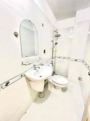 Cho thuê phòng CỬA SỔ LỚN ngay Phạm Ngũ Lão Q1 gần BẾN THÀNH - CV 23/9