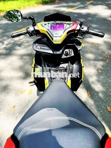 Yamaha NVX 155 VVA 2024 Đỏ mâm vàng