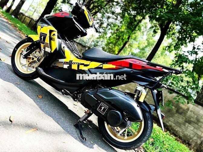 Yamaha NVX 155 VVA 2024 Đỏ mâm vàng