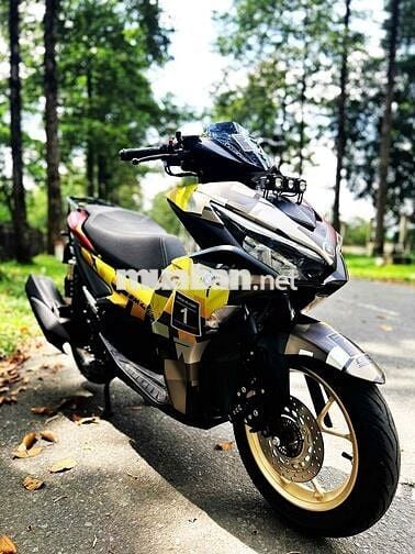 Yamaha NVX 155 VVA 2024 Đỏ mâm vàng