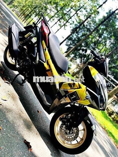 Yamaha NVX 155 VVA 2024 Đỏ mâm vàng