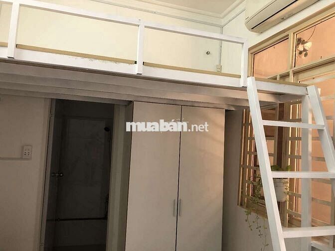 Phòng full nội thất, máy lạnh, gác