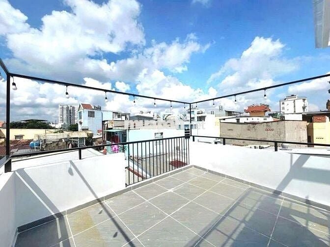 Hơn 3 Tỷ Có Ngay Nhà 4 Tầng Sát MT HXH Giáp Quận 4, Phù Hợp Gia Đình Ở