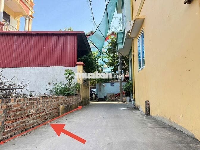 Bán đất thôn Chi Đông 2, xã Quang Minh. Đất vuông vắn, oto đỗ. Thoáng