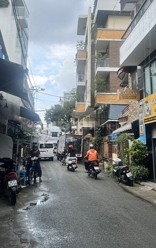 Hẻm xe tải kinh doanh sát CMT8, Tân Bình, 65m2 DT 20tr/th, chỉ 5.98 tỷ