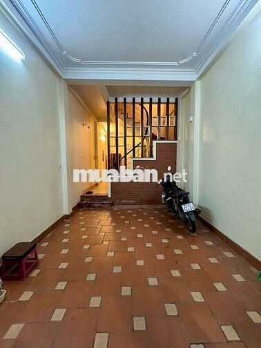 BÁN NHÀ LẠC LONG QUÂN TÂY HỒ. KHU PHÂN LÔ Ô TÔ VÀO NHÀ. GIÁ HƠN 13 TỶ.