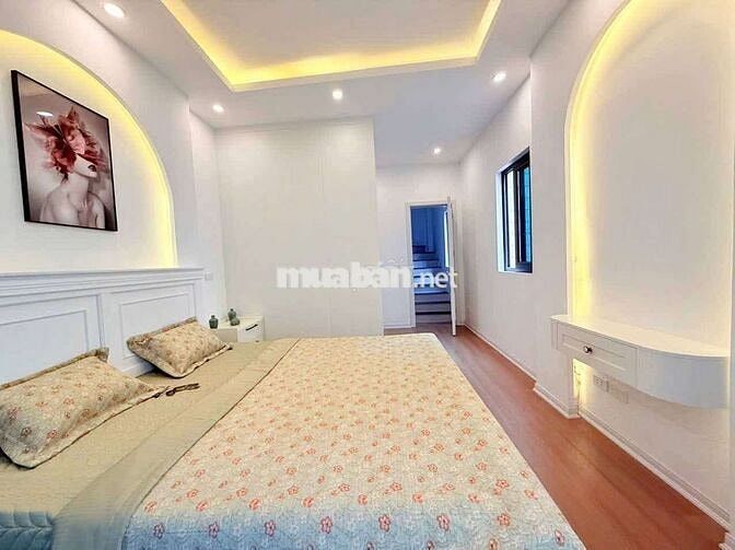 BÁN NHÀ LẠC LONG QUÂN TÂY HỒ. KHU PHÂN LÔ Ô TÔ VÀO NHÀ. GIÁ HƠN 13 TỶ.