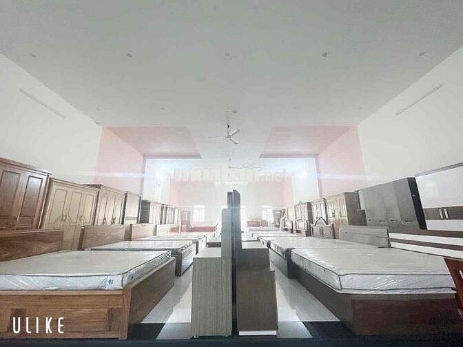 Cho thuê mặt bằng 1000m2 (phù hợp showroom), vị trí đẹp giá cực tốt.