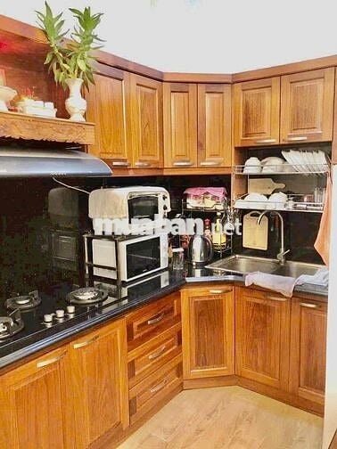 Cho Thuê Biệt Thự DT 9x16 1Trệt 1Lầu 3Pn 3Wc Sân Đậu Ôtô Gần Chợ VL