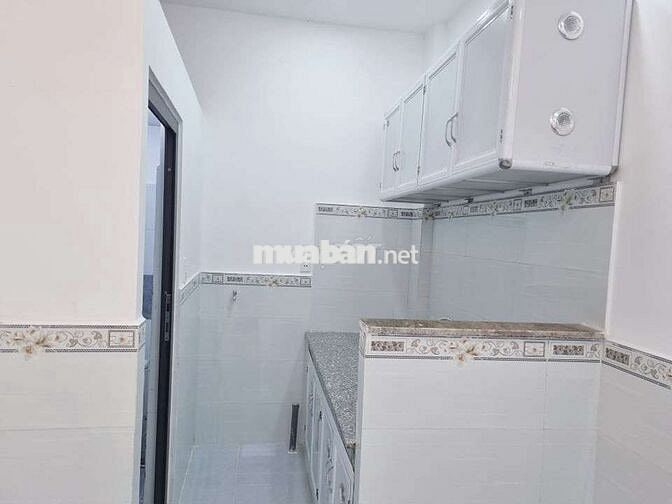 NHÀ P1. Q8. MỚI ĐÚC 1 LẦU. TIỆN KINH DOANH. HẺM RỘNG. DƯƠNG BÁ TRẠC.