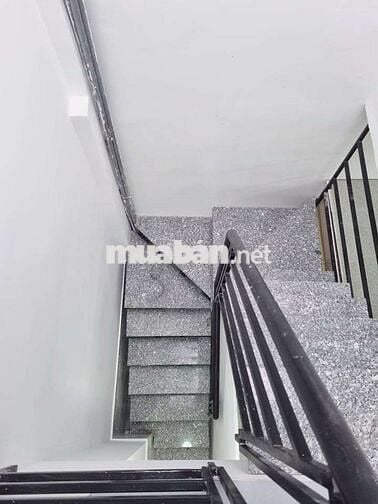 NHÀ P1. Q8. MỚI ĐÚC 1 LẦU. TIỆN KINH DOANH. HẺM RỘNG. DƯƠNG BÁ TRẠC.