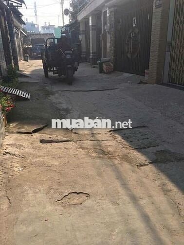 Cho thuê nhà HXH 4m, đường Dương thị mười , quận 12 .