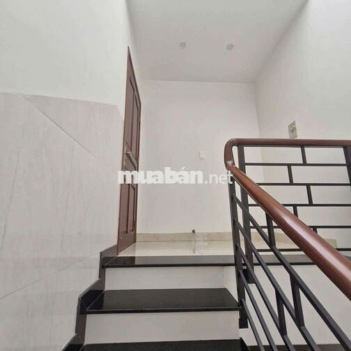 NHÀ MẶT TIỀN KDC ĐÔNG ĐÚC VỪA Ở VỪA KD, 1TRỆT 3LẦU 5X18M 5PN 5WC