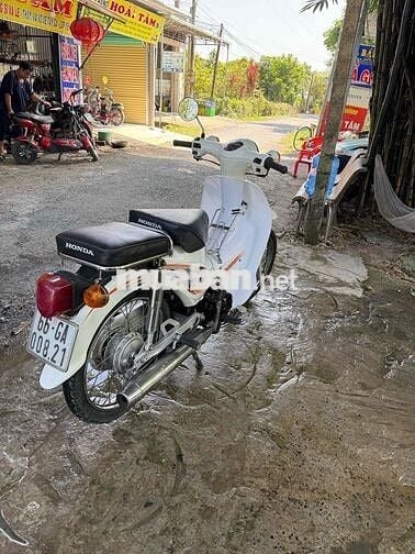 Honda Siêu cúp 50cc màu Trắng