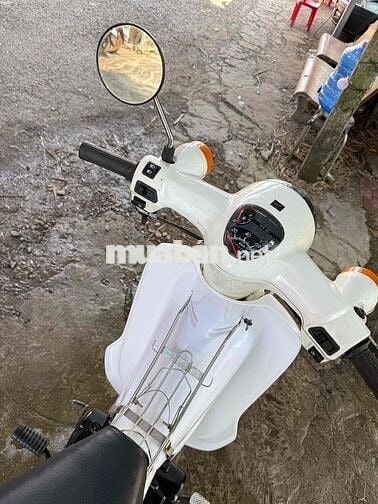 Honda Siêu cúp 50cc màu Trắng