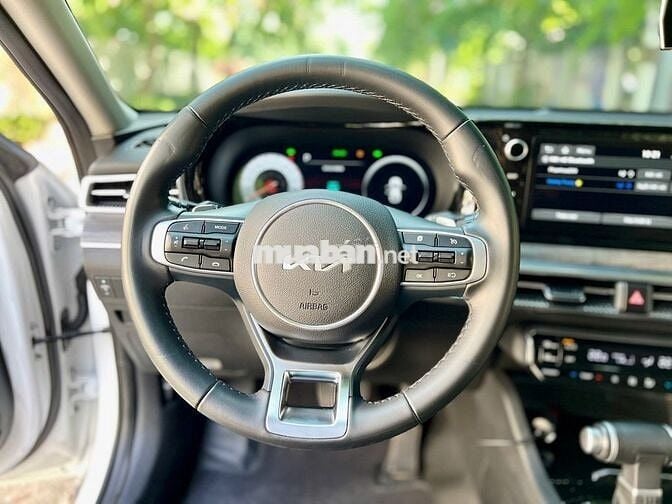 Kia K5 2.0AT Luxury 2022