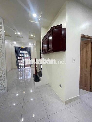 Nhà lầu 3 phòng 3 máy lạnh KDC Nam Long 2