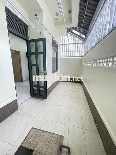 Nhà lầu 3 phòng 3 máy lạnh KDC Nam Long 2