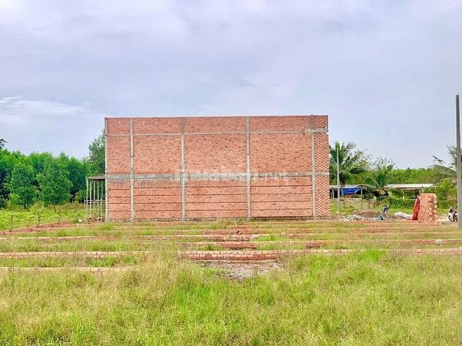 Đất chính chủ cần bán 5x25m thổ cư 100% giá 800 triệu/nền sổ hồng riên