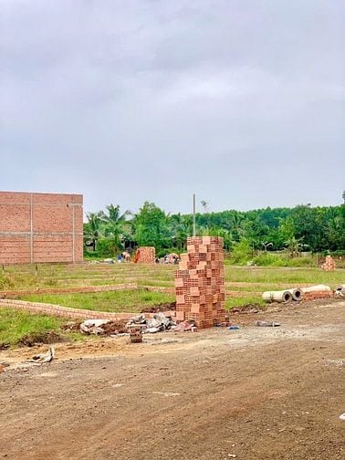 Đất chính chủ cần bán 5x25m thổ cư 100% giá 800 triệu/nền sổ hồng riên