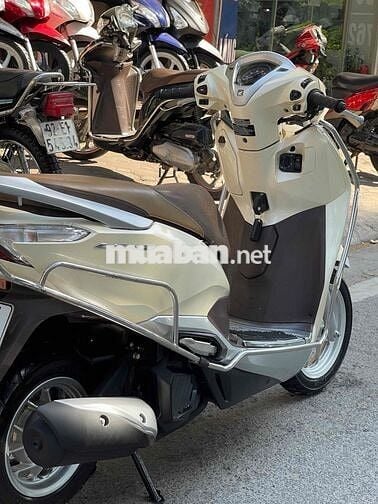 Honda Lead 2018 125 màu Kem