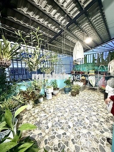 Nhà phố trệt 2 lầu ST. Gần UB xã Phước Kiển. Shr. Hỗ trợ bank. Góc 2MT