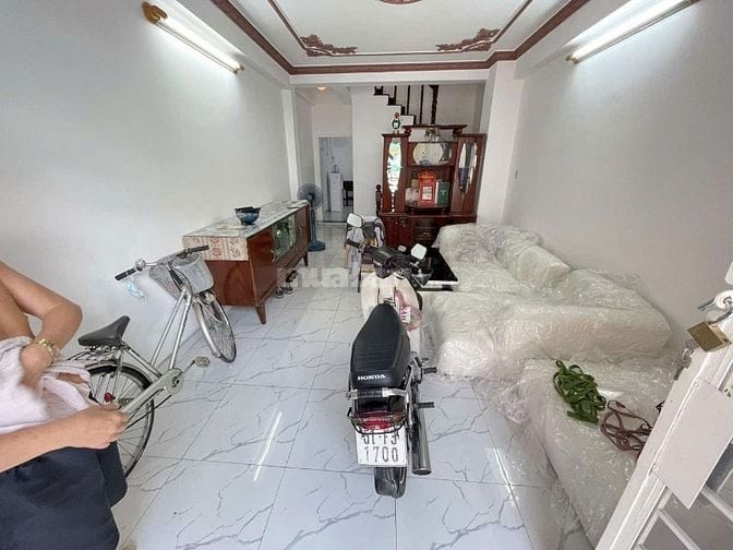 Gấp bán gấp bán nhà mặt tiền số khu VIP 4x13,5 sổ đã hoàn công 13ty3