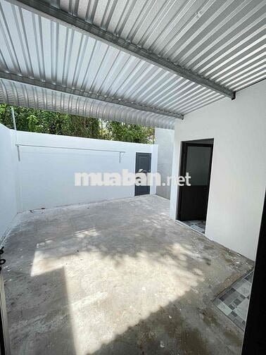 Nhà 5x30m mới 100% 2 máy lạnh hẻm Bờ Kè Cái Sơn