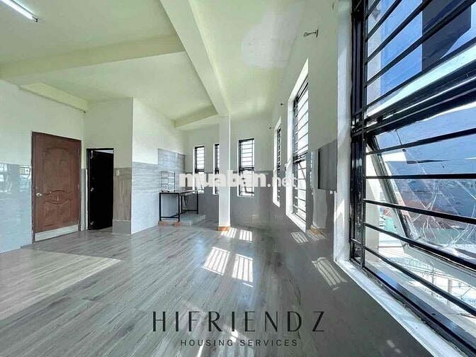 SIÊU PHẨM 40M2 CỰC RỘNG CÓ CỬA SỔ TRỜI CỰC THOÁNG MÁT Ở NGÃ TƯ BỐN XÃ