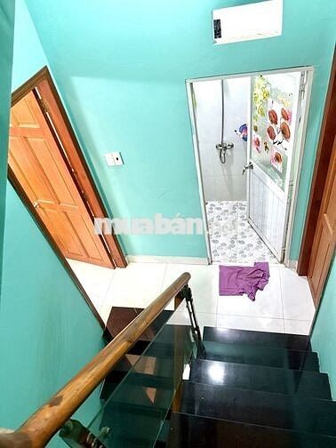 Nhà phố trệt 2 lầu ST. Gần UB xã Phước Kiển. Shr. Hỗ trợ bank. Góc 2MT