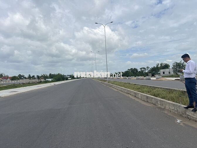 Lô Đất Ngợp MT Đường ĐT 823d- Liền Kề TT Đức Hòa và KCN Hải Sơn.