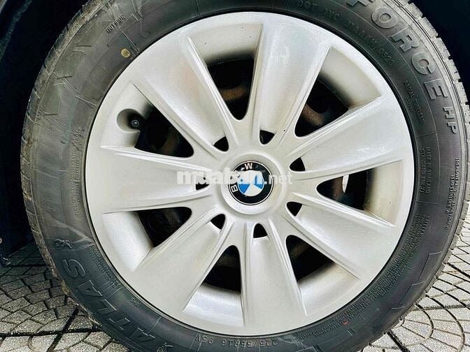 BMW  325 i 2010 km ( gia đình cần nhượng )