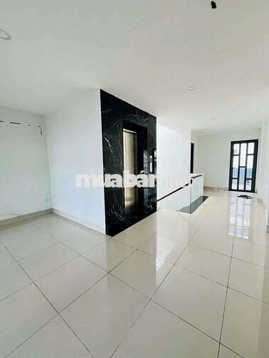 MẶT TIỀN 4 TẦNG - NGANG 5M - CÓ THANG MÁY