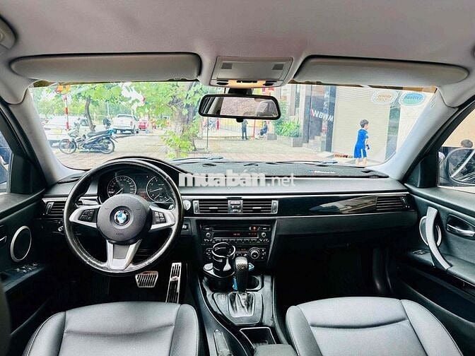 BMW  325 i 2010 km ( gia đình cần nhượng )