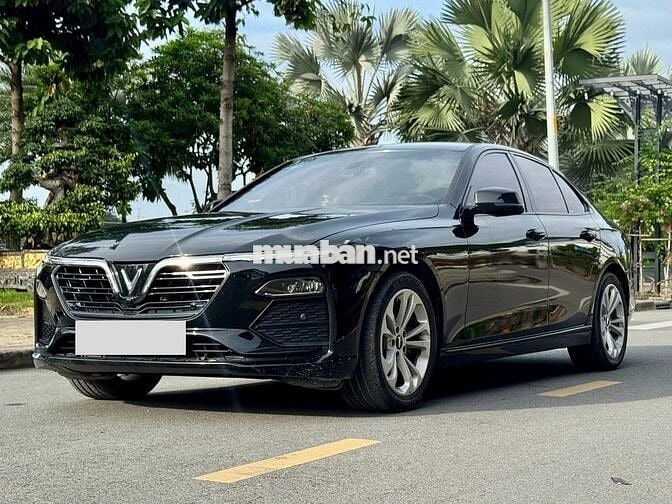 Vinfast Lux A Base 2022 - Đen. 23.000km, 555tr
