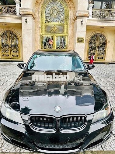 BMW  325 i 2010 km ( gia đình cần nhượng )