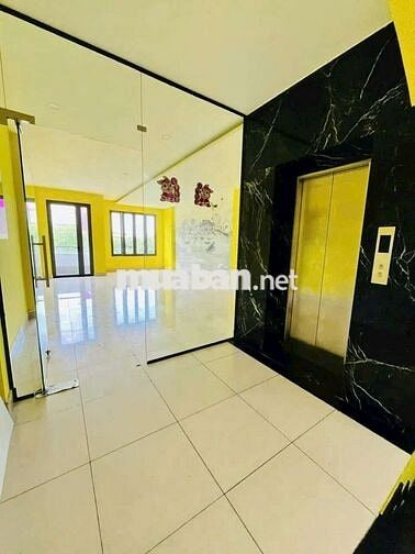 MẶT TIỀN 4 TẦNG - NGANG 5M - CÓ THANG MÁY