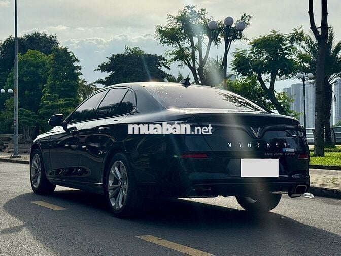 Vinfast Lux A Base 2022 - Đen. 23.000km, 555tr