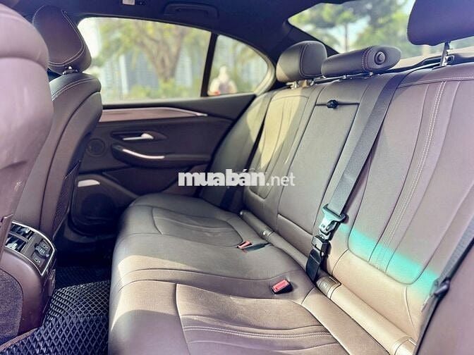 Vinfast Lux A Base 2022 - Đen. 23.000km, 555tr