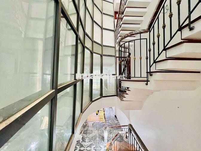 MT BỜ BAO-SƠN KỲ DT 4.2*28M HẦM- LỬNG- 6 LẦU 6PN6WC THANG MÁY