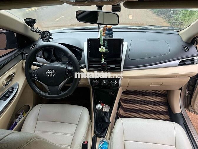 Toyota Vios Số sàn màu Vàng cát
