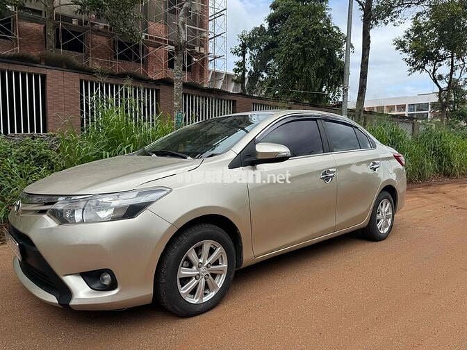 Toyota Vios Số sàn màu Vàng cát