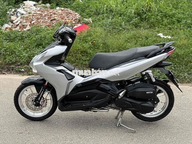 AB 2022 nồi mâm crom âu đỳ phụt sau RCB biển 43 má