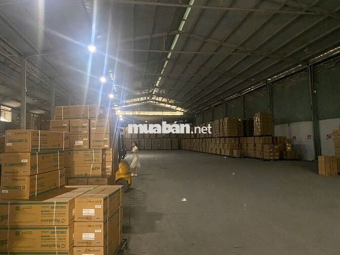 Cho thuê kho xưởng Bình Tân 1800 m2, đường container 24/24.