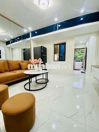 Tập thể Đại Cổ Việt view phố, tầng 2, 50m 2 ngủ, nhà đẹp full nội thất