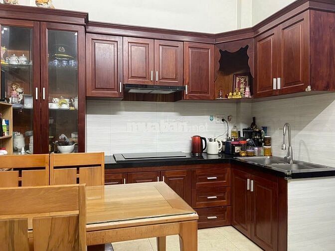 BIỆT THỰ Kiên cố - XE HƠI ĐỖ CỬA - GIÁ TỐT  KHU VỰC QUẬN TÂN PHÚ